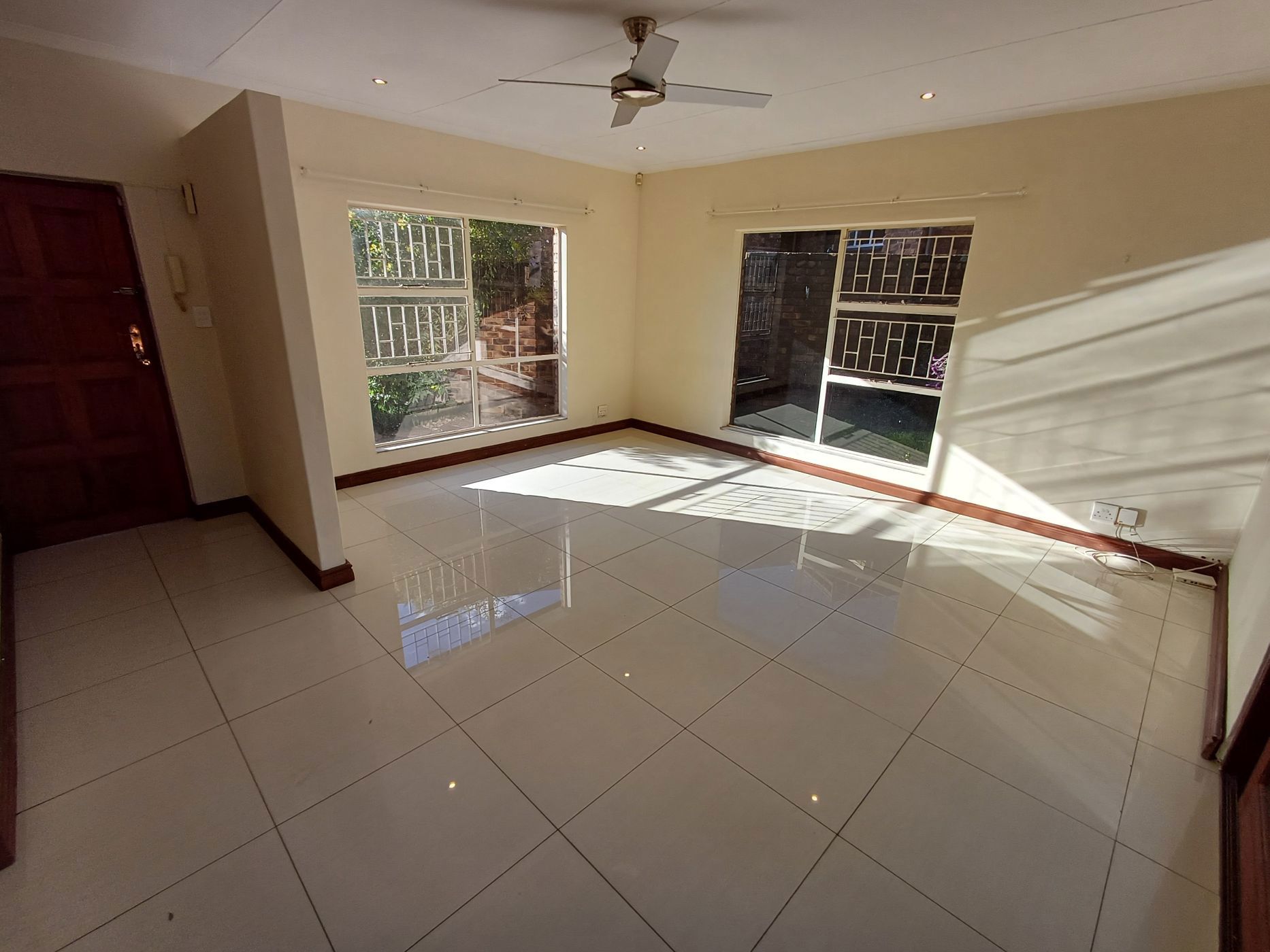 Townhouse to rent in Garsfontein - View 4