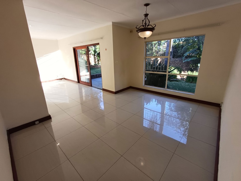 Townhouse to rent in Garsfontein - PTL1744191