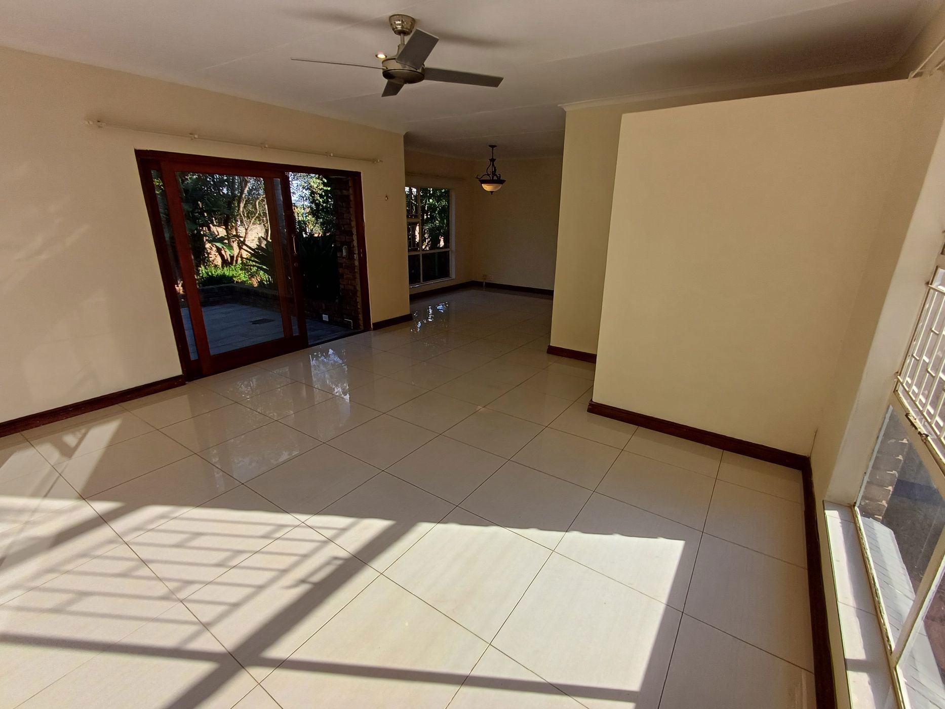 Townhouse to rent in Garsfontein - View 2