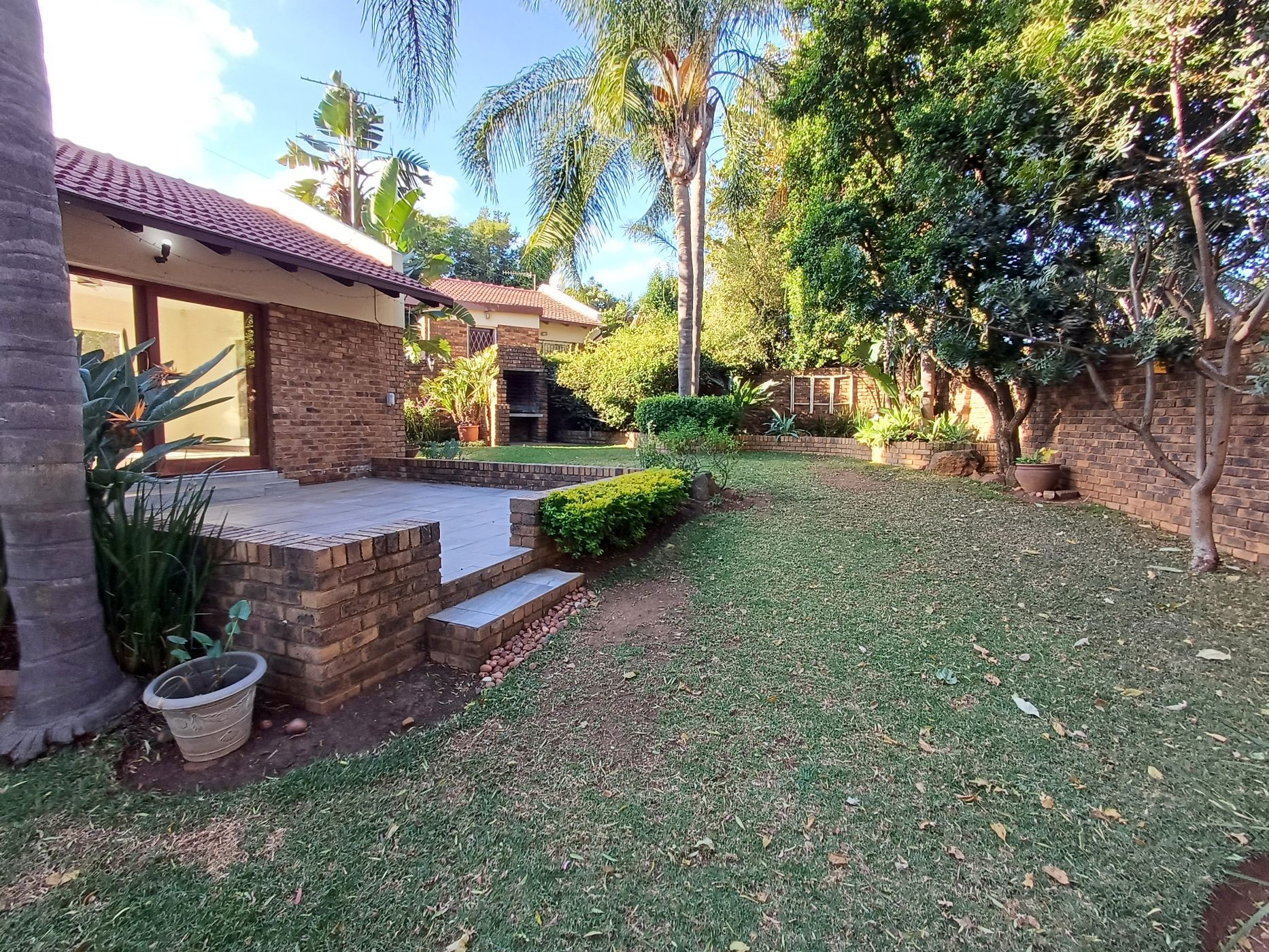 Townhouse to rent in Garsfontein - PTL1744191