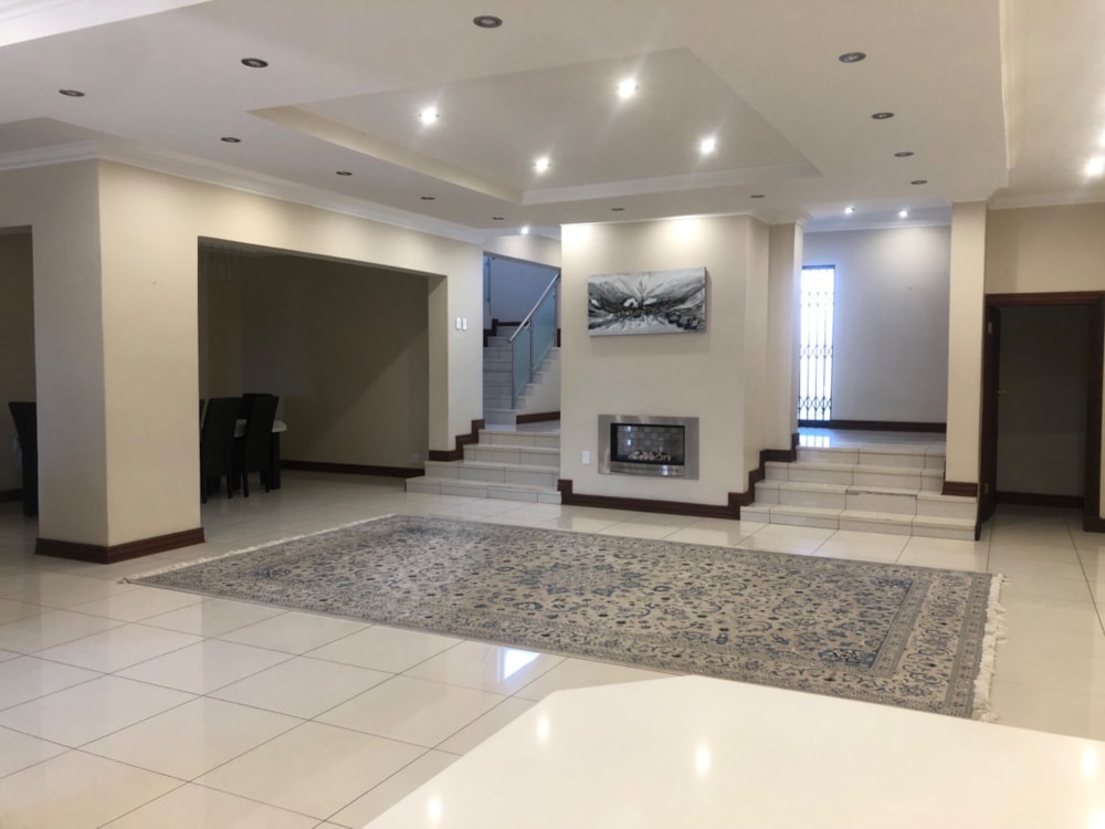 Guesthouse for sale in Waterkloof Ridge - PT1662938 Guesthouse for sale in Waterkloof Ridge - PT1662938