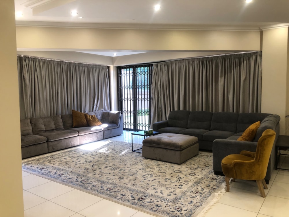 Guesthouse for sale in Waterkloof Ridge - PT1662938 Guesthouse for sale in Waterkloof Ridge - PT1662938