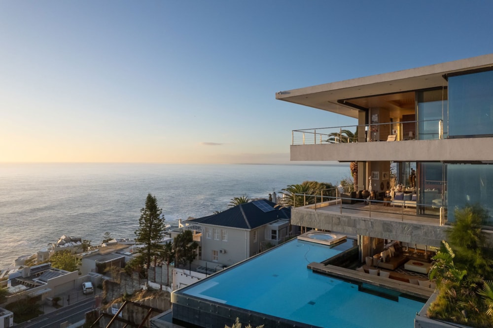 Multi-storey house sold in Bantry Bay - AS1658124 Multi-storey house sold in Bantry Bay - AS1658124