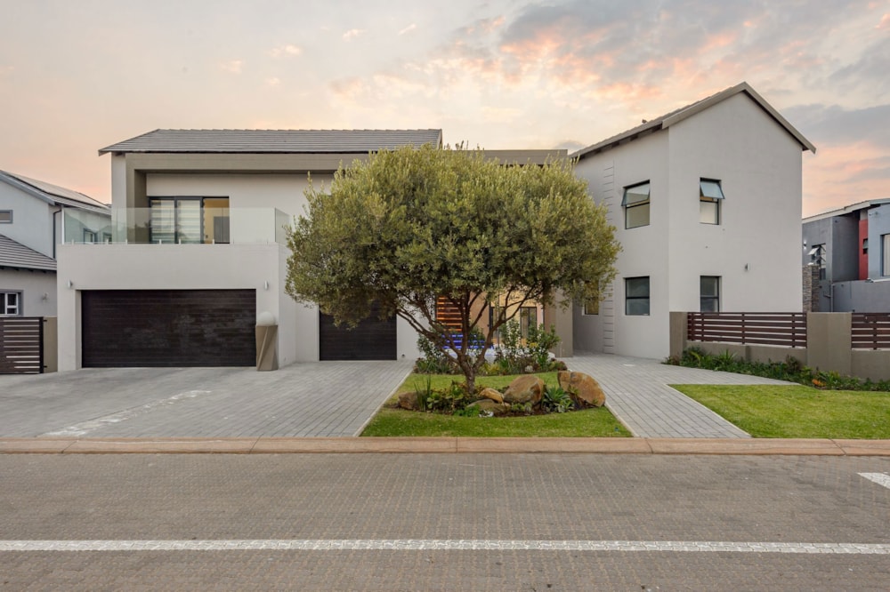 House for sale in Copperleaf - 1CU1663743