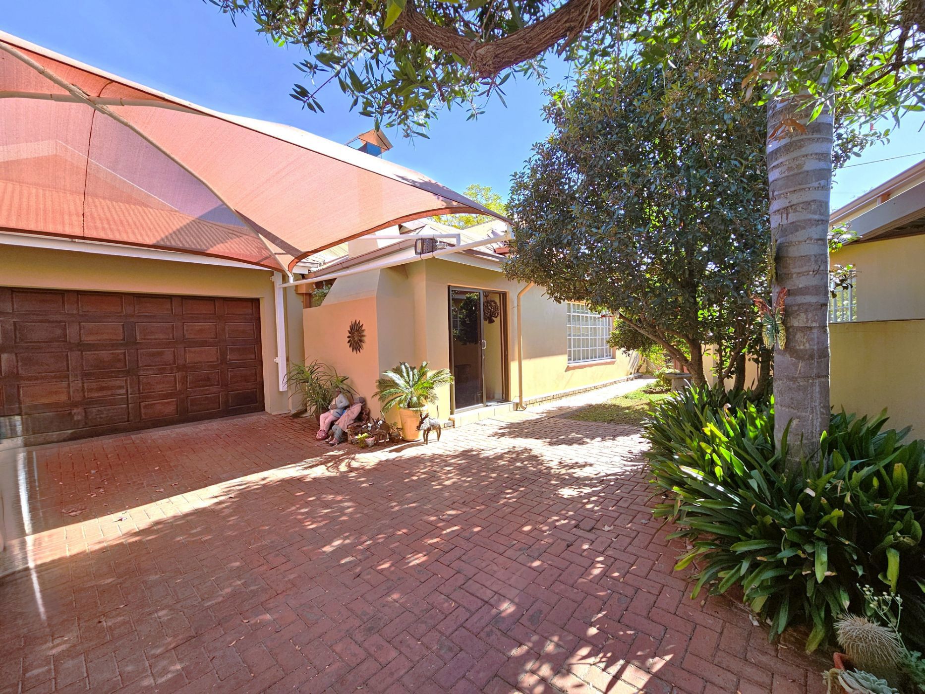 Security complex home for sale in Melodie - 1HR1706505