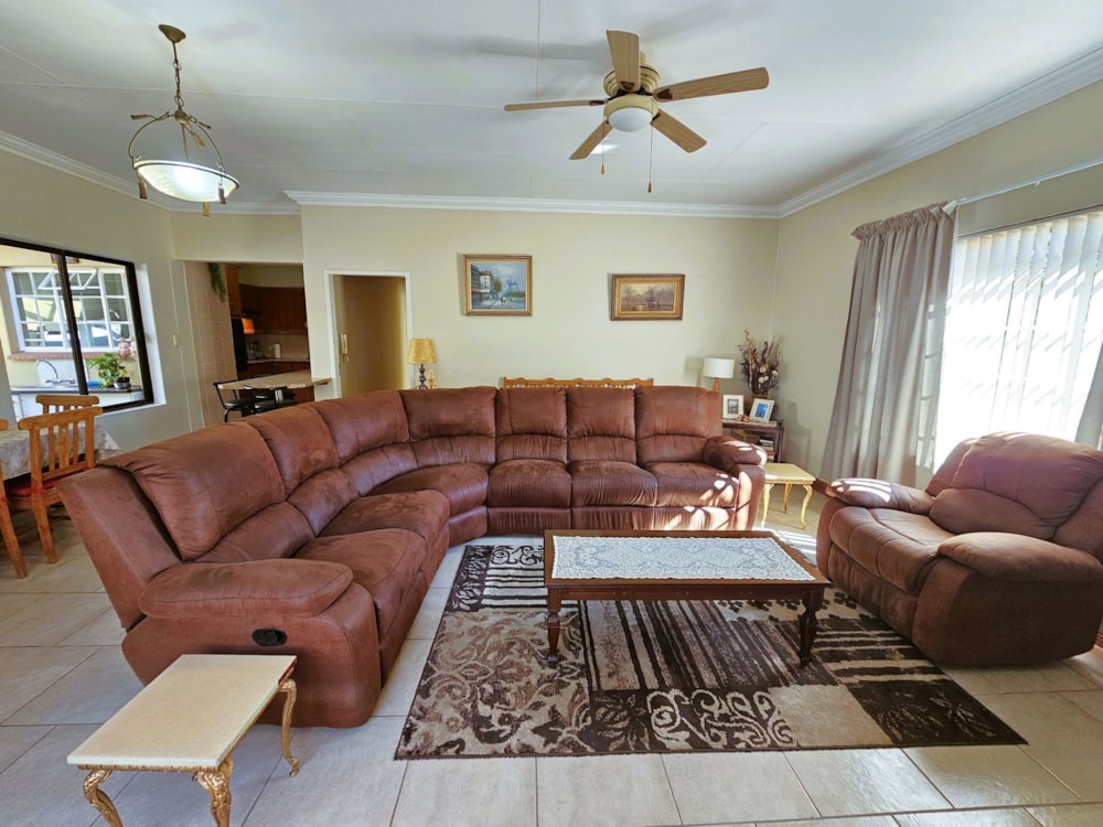 Security complex home for sale in Melodie - 1HR1706505 Security complex home for sale in Melodie - 1HR1706505