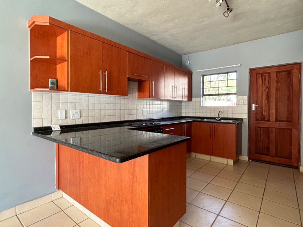 Townhouse for sale in Bendor Park - 1PS1662880 Townhouse for sale in Bendor Park - 1PS1662880