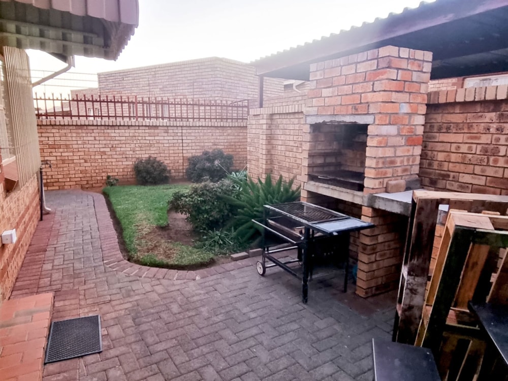 Townhouse sold in Uitsig, Bloemfontein - 1BX1661457 Townhouse sold in Uitsig, Bloemfontein - 1BX1661457