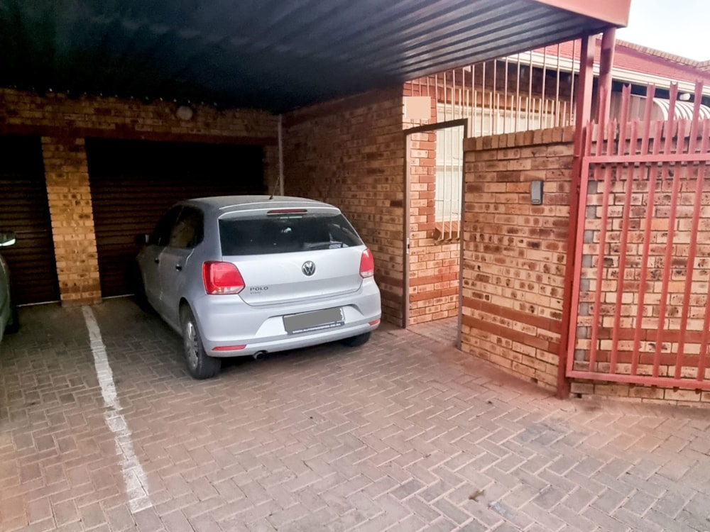 Townhouse sold in Uitsig, Bloemfontein - 1BX1661457 Townhouse sold in Uitsig, Bloemfontein - 1BX1661457