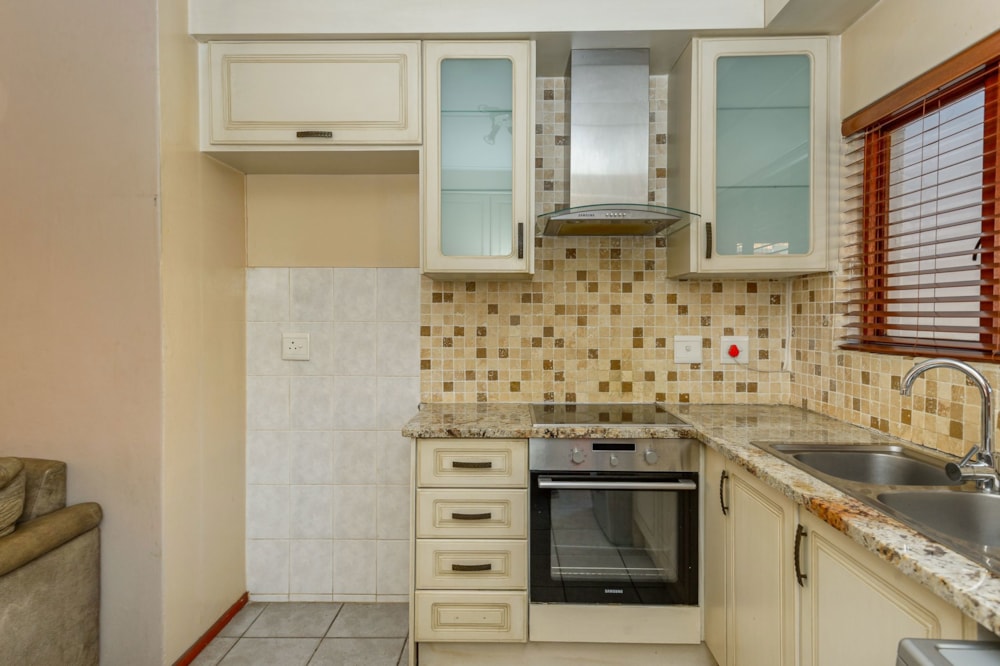 Townhouse for sale in Mondeor - 1GV1663382 Townhouse for sale in Mondeor - 1GV1663382