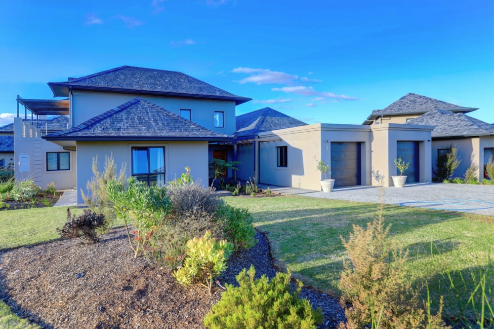 Multi-storey house to rent in Fancourt - GEO1712600 Multi-storey house to rent in Fancourt - GEO1712600