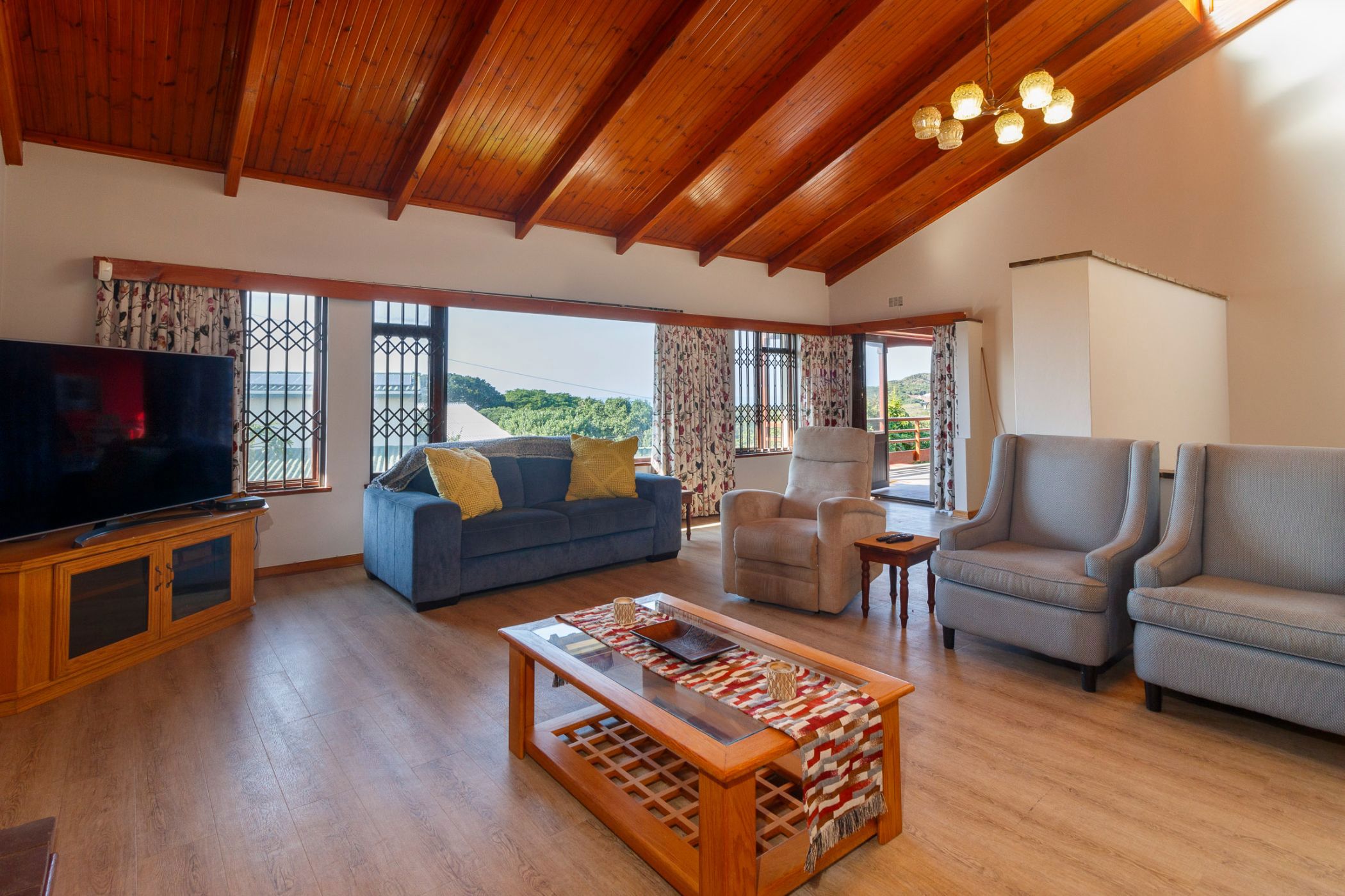 Double-storey house to rent in Kenton on Sea - 1KO1698513