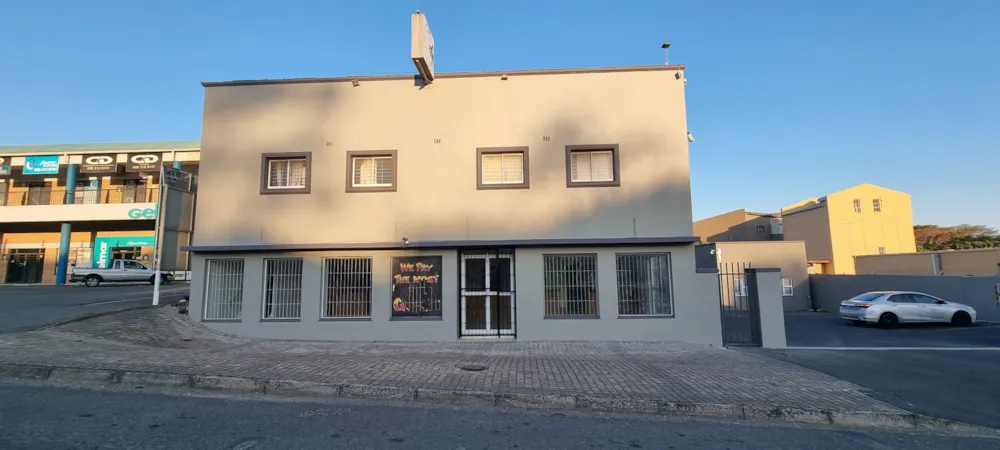 Commercial Building let in Uvongo - 1PSH1667988