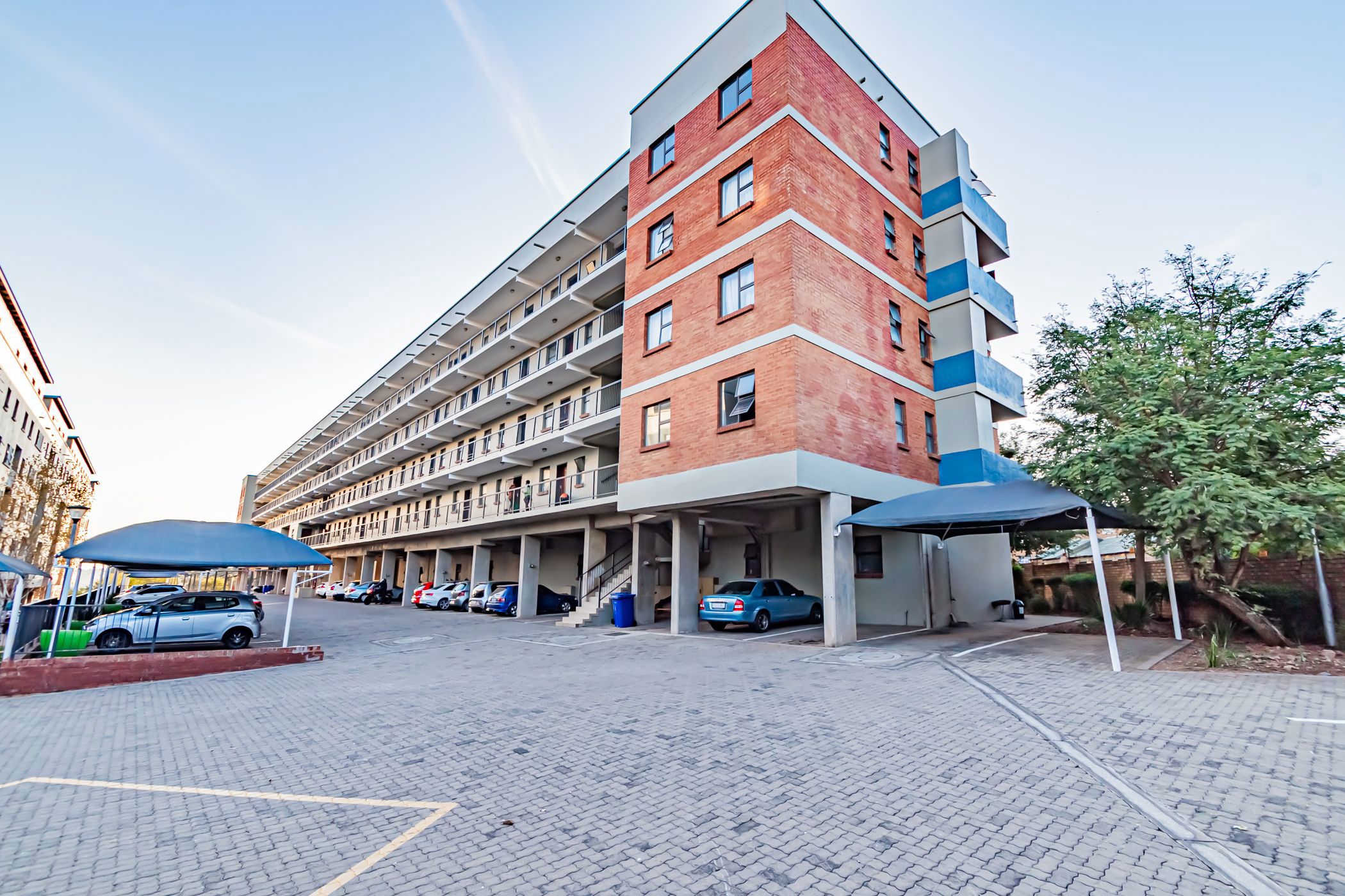 Apartment for sale in Die Hoewes - CN1665068