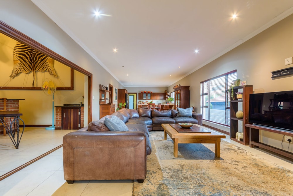 Double-storey cluster sold in Honeydew Manor - RAN1664744 Double-storey cluster sold in Honeydew Manor - RAN1664744