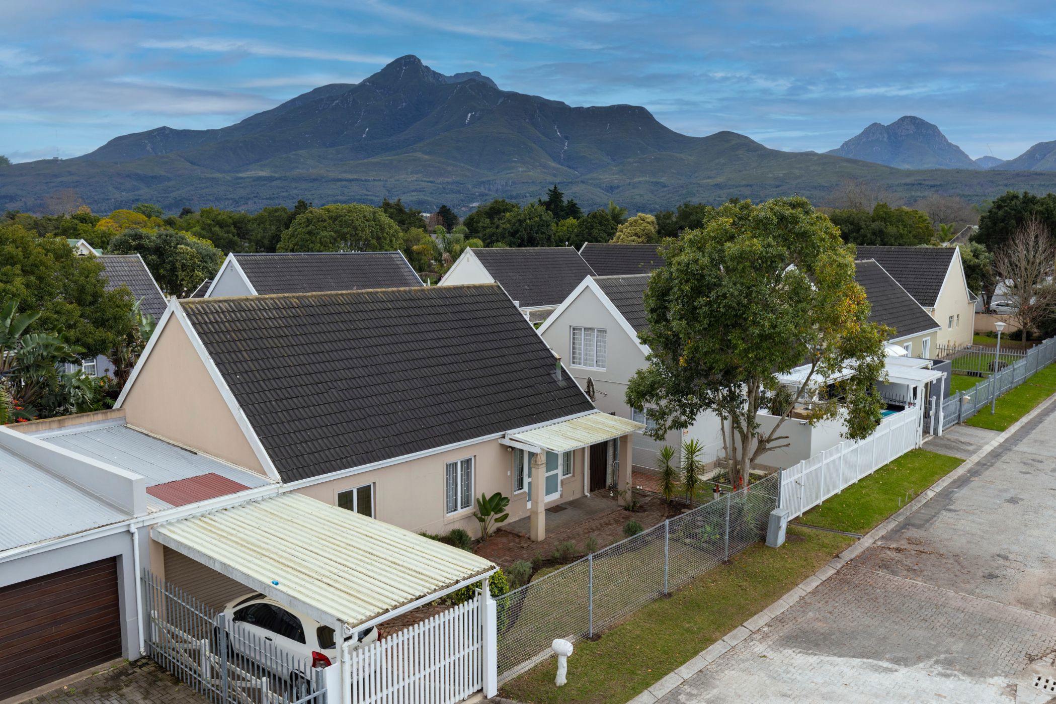 House let in George - GEO1709697