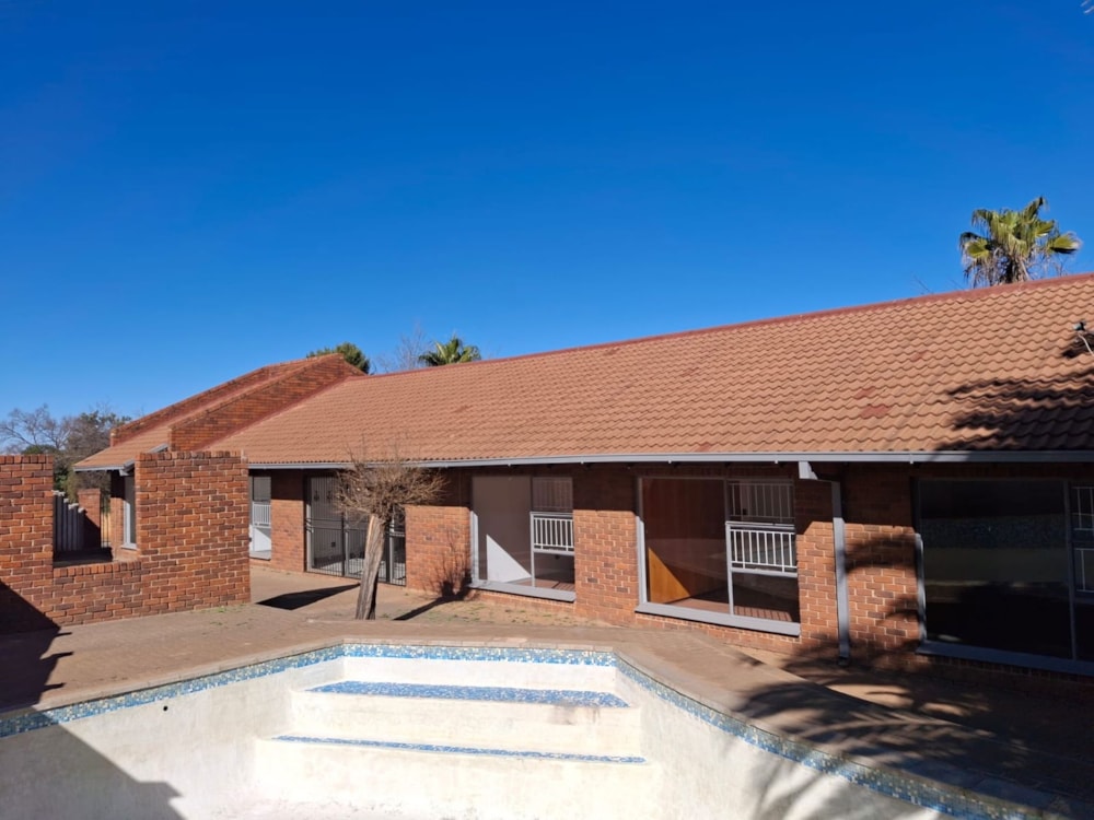 House for sale in Heuwelsig, Bloemfontein - 1BX1709112 House for sale in Heuwelsig, Bloemfontein - 1BX1709112