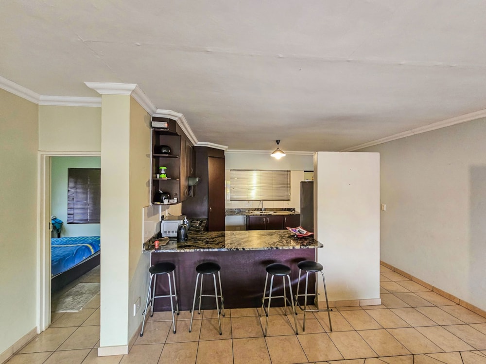 Security complex home for sale in Schoemansville - 1HR1664508 Security complex home for sale in Schoemansville - 1HR1664508