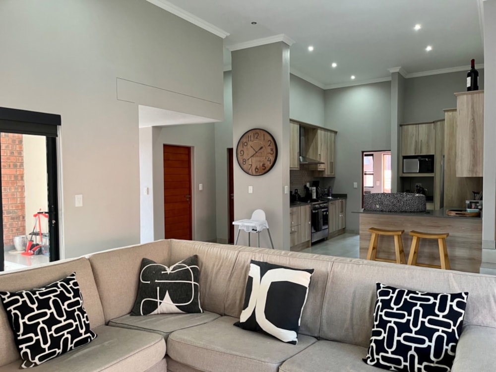 House for sale in Sonheuwel - 1NS1666089 House for sale in Sonheuwel - 1NS1666089