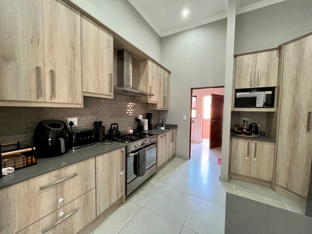 House for sale in Sonheuwel - 1NS1666089 House for sale in Sonheuwel - 1NS1666089