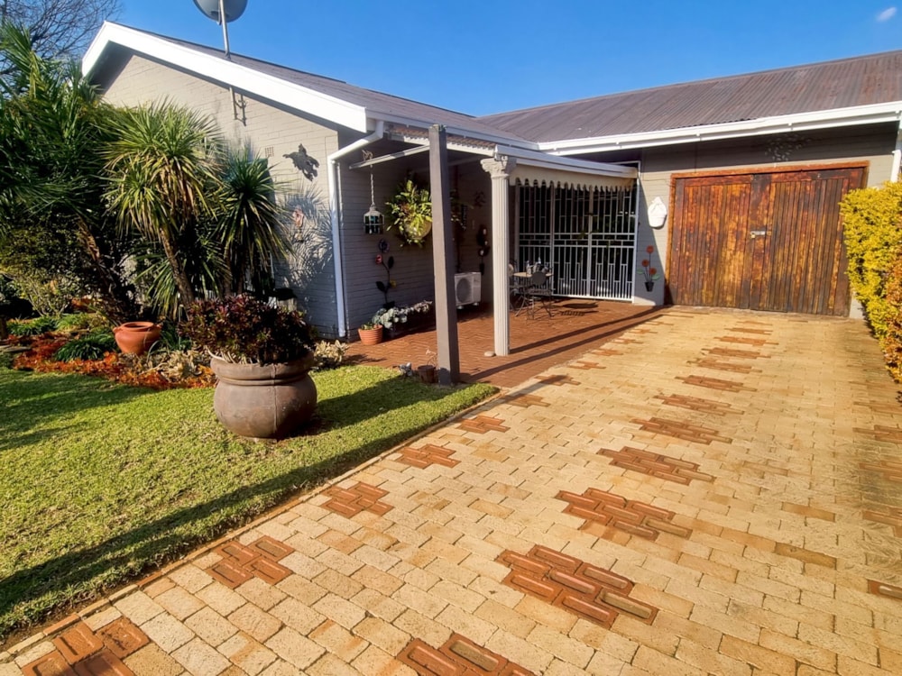 House for sale in Uitsig, Bloemfontein - 1BX1713535 House for sale in Uitsig, Bloemfontein - 1BX1713535