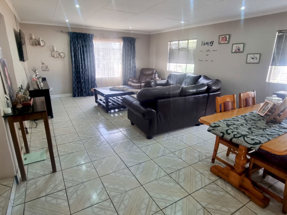 House sold in Uitsig, Bloemfontein - 1BX1664986 House sold in Uitsig, Bloemfontein - 1BX1664986