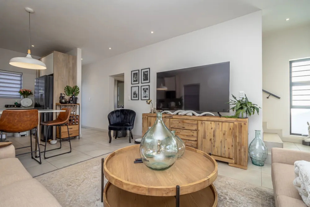Townhouse let in Pinehaven - 1KR1664817 Townhouse let in Pinehaven - 1KR1664817