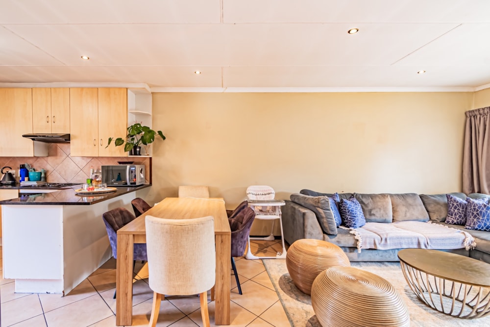 Townhouse let in Equestria - PTL1689090 Townhouse let in Equestria - PTL1689090