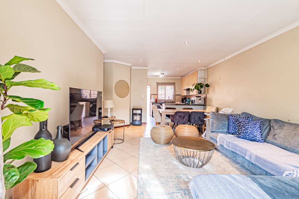 Townhouse let in Equestria - PTL1689090 Townhouse let in Equestria - PTL1689090