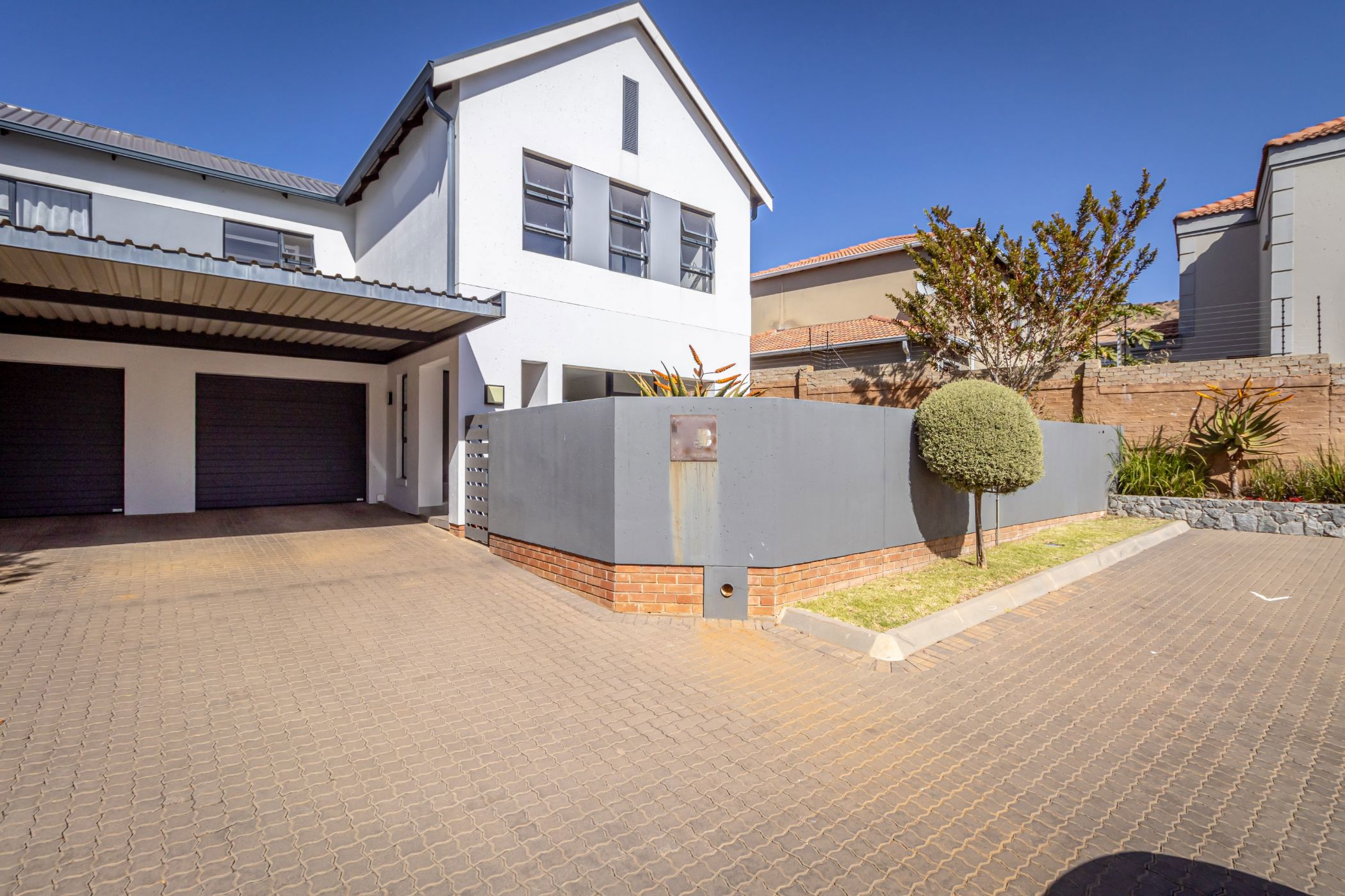 Townhouse to rent in Pinehaven - 1KR1723911