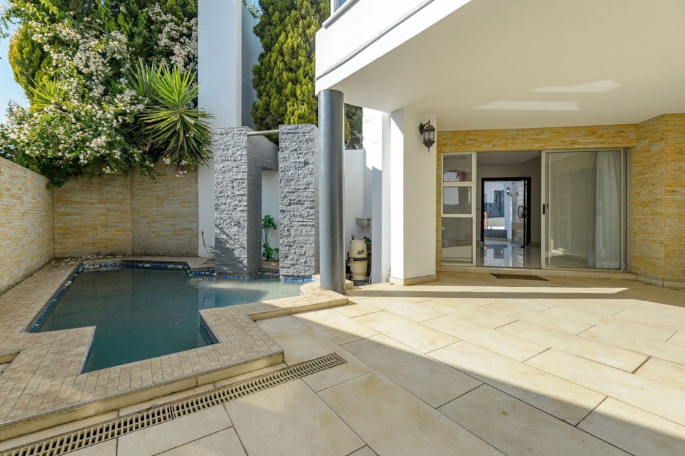 House for sale in New Redruth - 1AB1663530 House for sale in New Redruth - 1AB1663530