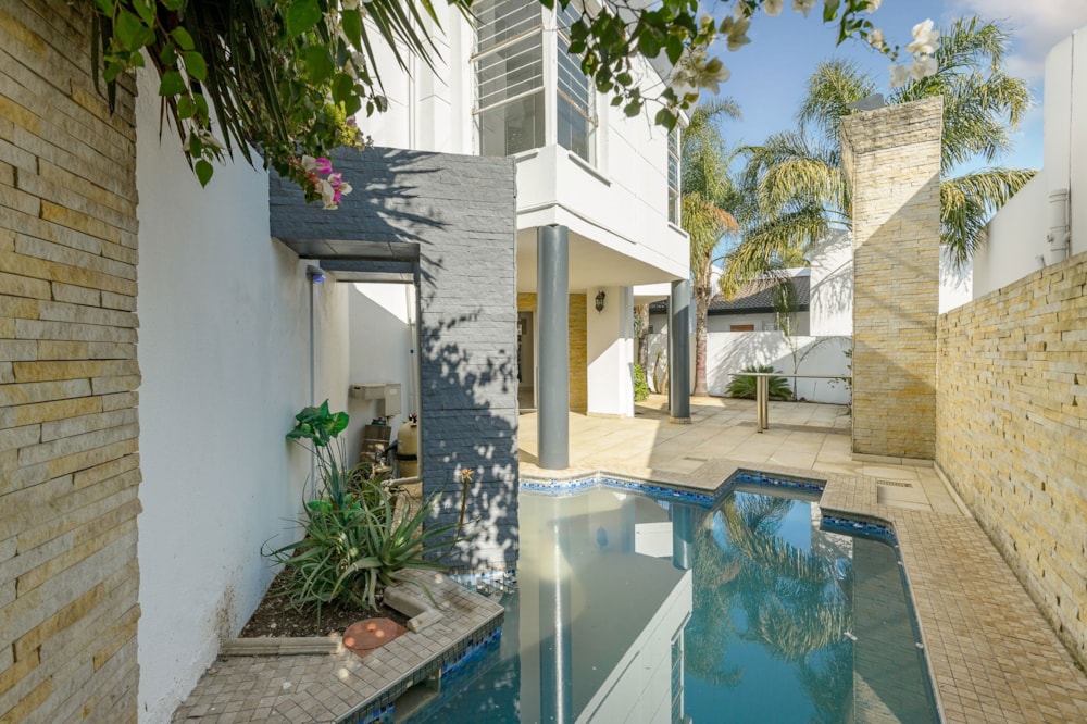 House for sale in New Redruth - 1AB1663530 House for sale in New Redruth - 1AB1663530