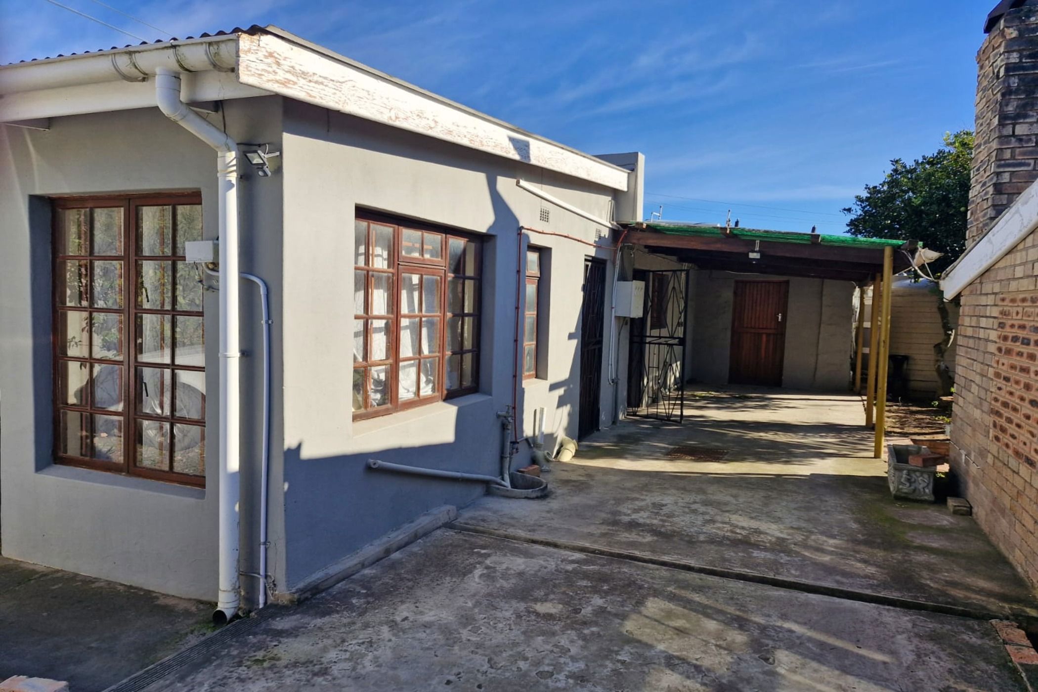 Bachelor apartment let in Sunnyside, Grahamstown, Makhanda - 1GC1710560