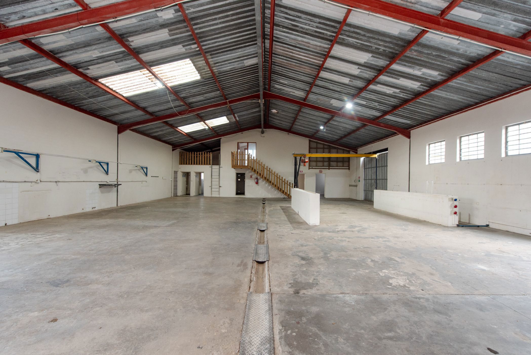 Commercial industrial property let in Knysna Industrial - 1KG1663444