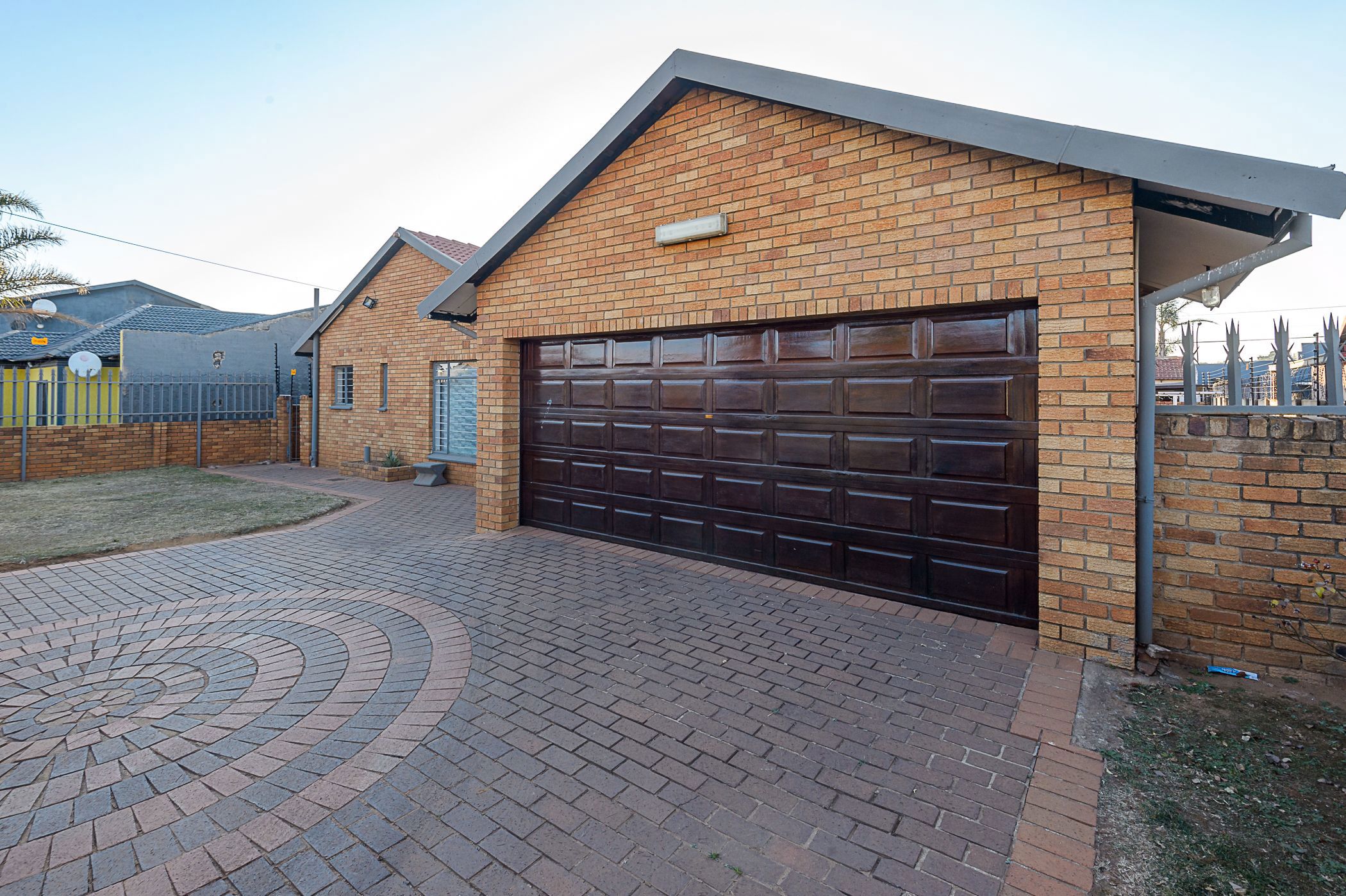 House for sale in Lenasia South - 1GV1665626