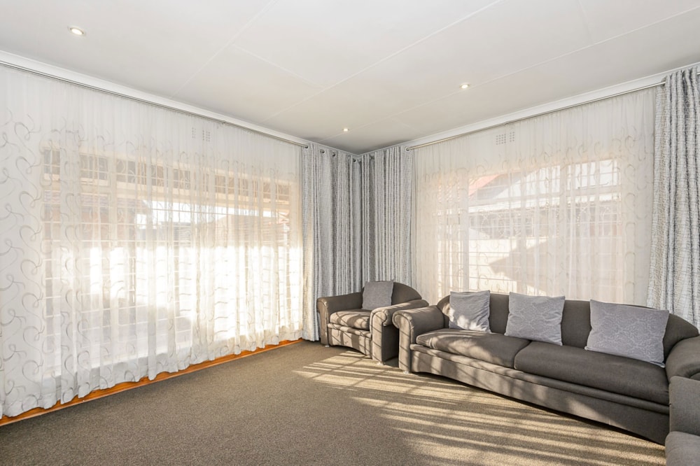 House for sale in Lenasia South - 1GV1665626 House for sale in Lenasia South - 1GV1665626