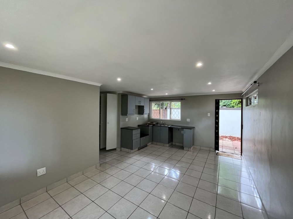 House to rent in Kloof - 1KF1747028