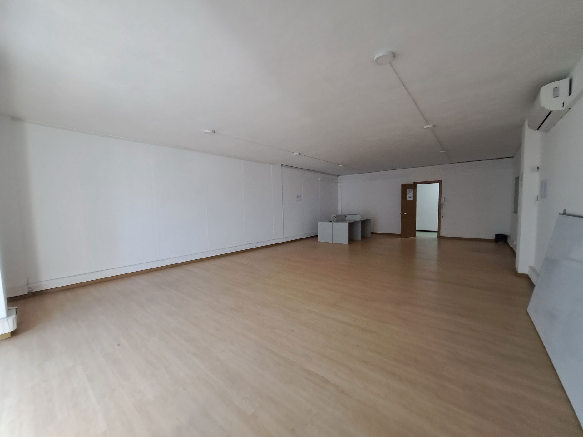 Commercial office to rent in Quatre Bornes, Mauritius - MUR1665300