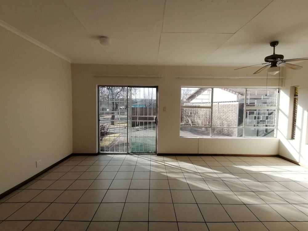 Residential complex for sale in Harrismith - 1BTH1667809