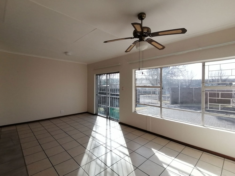 Residential complex for sale in Harrismith - 1BTH1667809