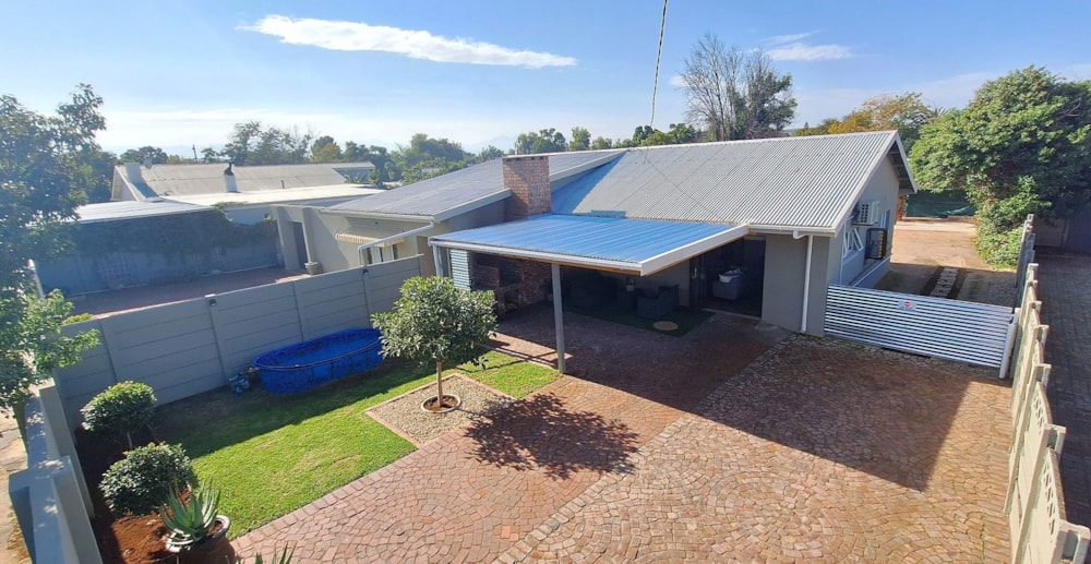 House for sale in Wesbank, Oudtshoorn - 1OU1663801 House for sale in Wesbank, Oudtshoorn - 1OU1663801