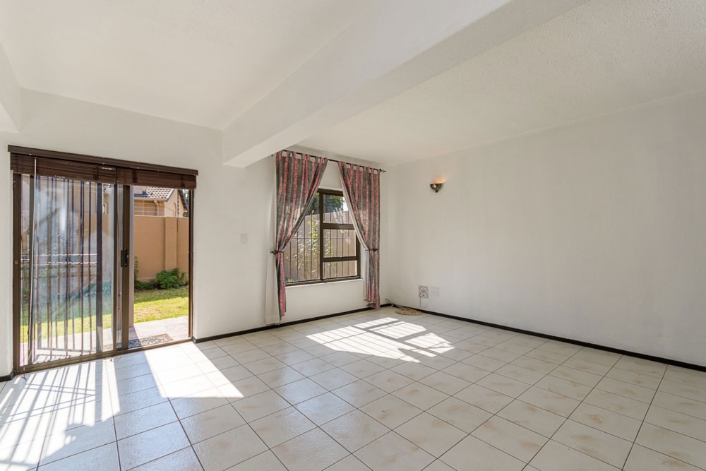 Townhouse sold in Eastleigh - BED1666645 Townhouse sold in Eastleigh - BED1666645