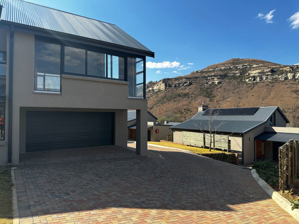 Townhouse for sale in Clarens - 1CS1667884