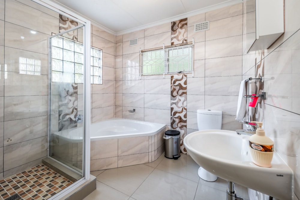 House for sale in Kloof - 1KF1665403 House for sale in Kloof - 1KF1665403