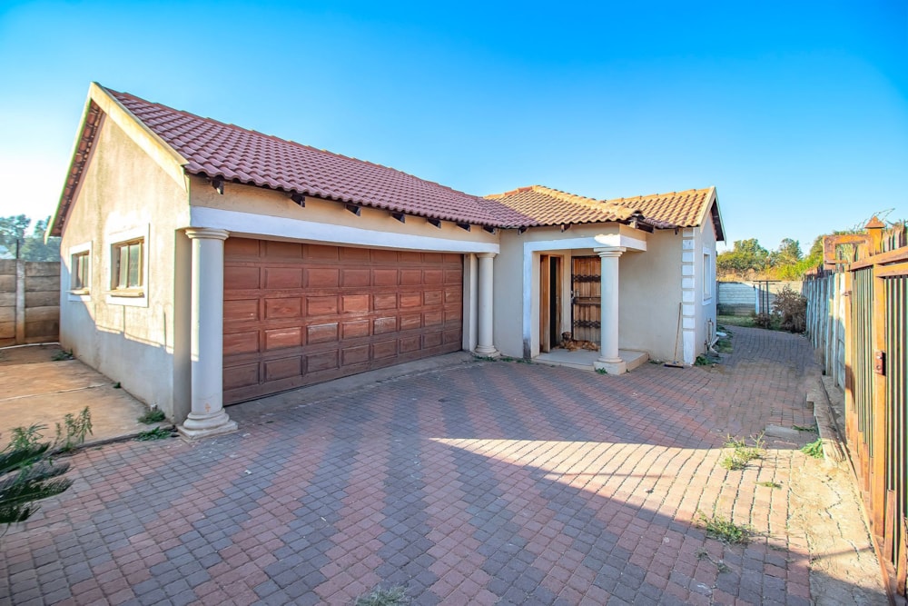 House for sale in Lotus Gardens - PT1665405