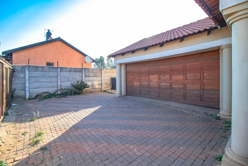 House for sale in Lotus Gardens - PT1665405