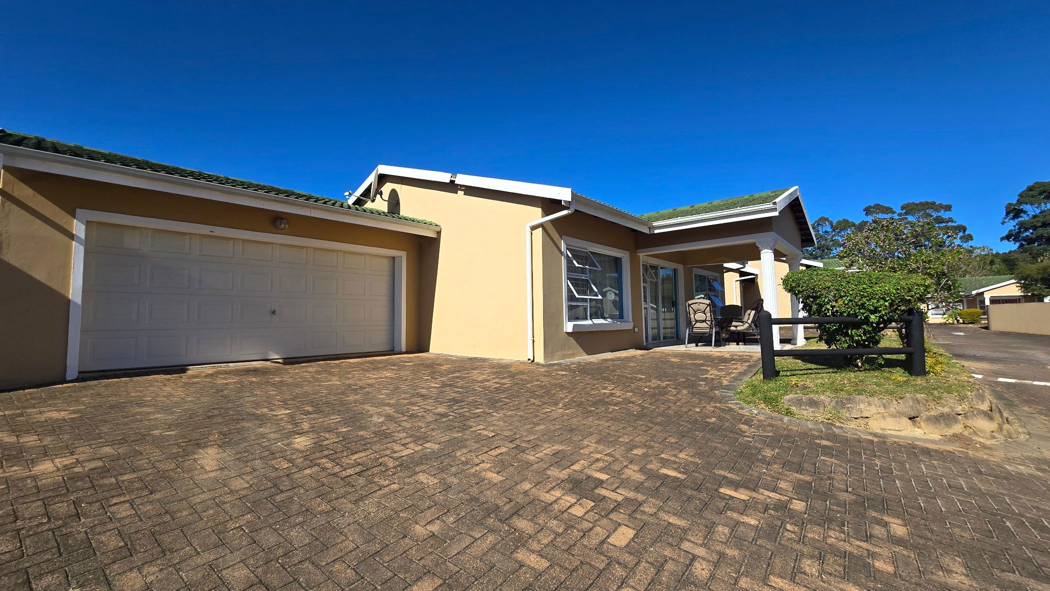 Townhouse for sale in Uvongo - 1PSH1666440