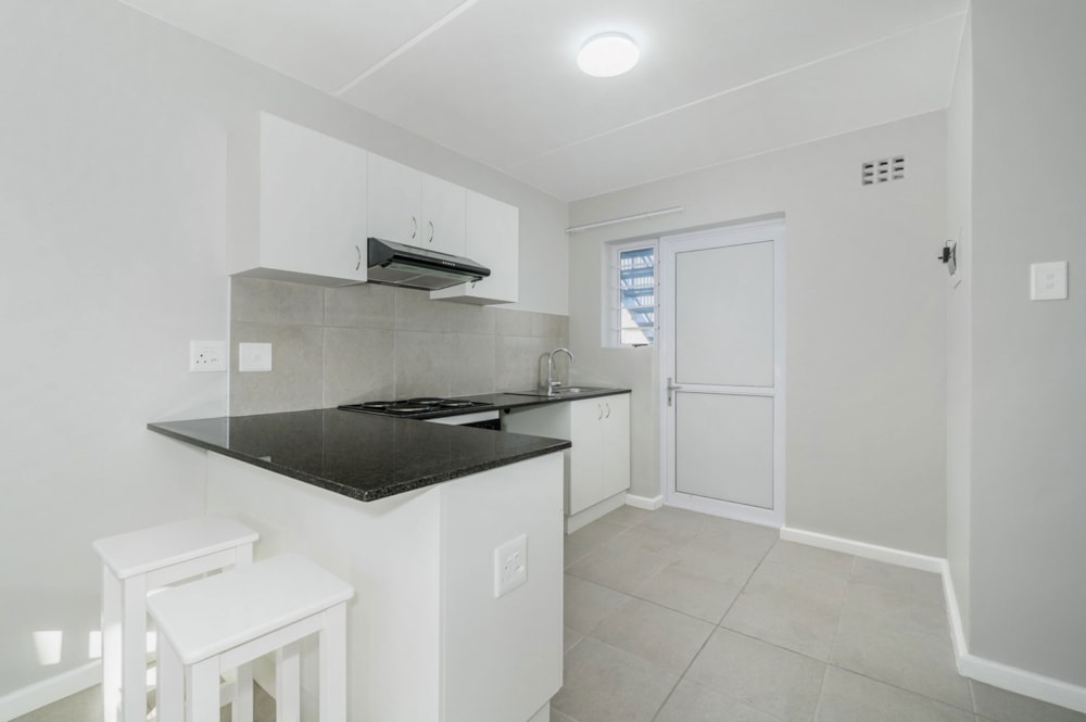 Apartment for sale in Fairview, Port Elizabeth, Gqeberha - 1PLZ1663921 Apartment for sale in Fairview, Port Elizabeth, Gqeberha - 1PLZ1663921