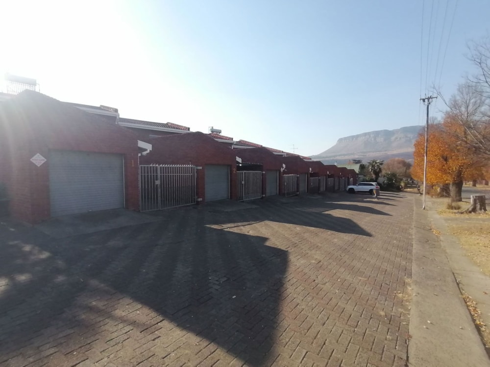 Residential complex for sale in Harrismith - 1BTH1663965