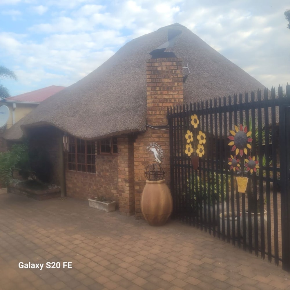 House for sale in Selection Park - 1SP1664598